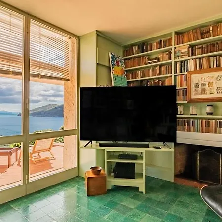 Acquarilli ヴィラ カポリーヴェリ