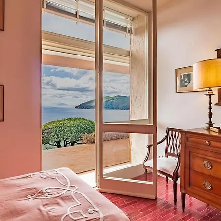 Acquarilli Villa *